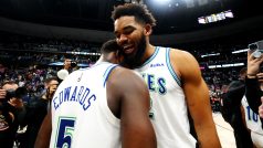 Basketbalisté Minnesoty slaví postupu do semifinále NBA