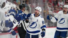 Nikita Kučerov už v prvním zápase sezony NHL vstřelil hattrick, zařídil tak Tampě Bay výhru nad Carolinou