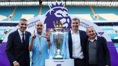 Končící sportovní ředitel Manchesteru City Txiki Begiristain (na fotce první zprava)