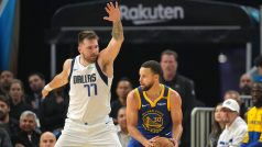 Basketbalisté Dallasu zvítězili na hřišti Golden State 143:133