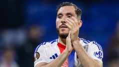 Rayan Cherki už dres Lyonu neobléká. Francouzský klub ho prodal do Premier League. Ani to ale finanční problémy nevyřešilo.