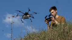 Ukrajinští piloti dronů testují a připravují dron Vampire pro obranu Charkova