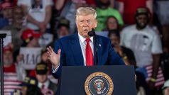 Americký prezident Donald Trump na setkání v Michiganu k příležitosti 100. dnu v úřadu