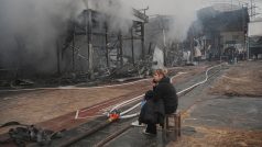 Ruský dronový útok zničil největší charkovskou tržnici Barabašovo