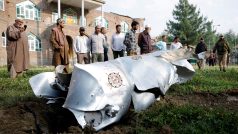 Kovové trosky ve Wuyanu v indickém okrese Pulwama v Kašmíru