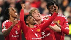 Fotbalisté Manchesteru United slaví výhru v Evropské lize