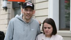Běloruský opoziční aktivista, bloger a prezidentský kandidát Sjarhej Cichanouski strávil pět let ve vězení