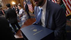 Trumpova Big beautiful bill na cestě k podpisu od Mikea Johnsona