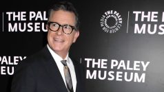 Colbert začal The Late Show moderovat v roce 2015 po Davidu Lettermanovi, který za stolem v tomto pořadu seděl více než 20 let