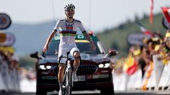 Tadej Pogačar drtivým nástupem deklasoval soupeře a ovládl 12. etapu Tour de France