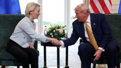 Ursula von der Leyenová i Donald Trump odhadli šance na uzavření dohody mezi Spojenými státy a Evropskou unií jako 50 na 50