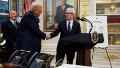 Americká technologická společnost Apple uskuteční v USA další investice ve výši 100 miliard USD