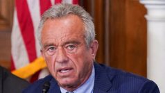 Robert Kennedy jr. před kulatým stolem s ministryní zemědělství Brooke Rollinsovou na téma reformy veřejného zdraví &quot;MAHA&quot; (15. července 2025)