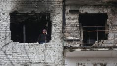 Poškozený dům po pondělních ruských útocích v Charkovské oblasti (fotografie ze 17. listopadu 2025)