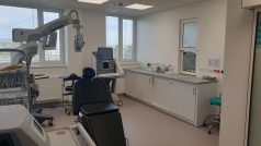 Narůstá především počet pacientů, kteří vyžadují operační řešení ve formě nitroočních injekcí, popsal primář