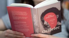 V knižní soutěži si tento týden můžete zahrát o Osiřelec od Miry Marcinówé