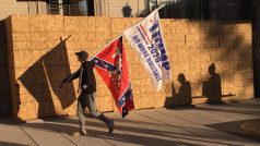 Trumpovi příznivci ve Washingtonu, kde protestovali proti výsledku voleb.