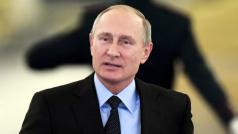 Ve volebním cirkuse, který nastal, by mohl Putin vypadat jako ten, který přichází celý v bílém