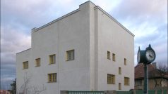 Müllerova vila, luxusní funkcionalistická vila v Praze na Ořechovce, od architektů Adolfa Loose a Karla Lhoty