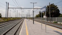 Správa železnic dokončila modernizaci trati mezi Mstěticemi a Čelákovicemi