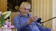 Prezident Miloš Zeman během natáčení rozhovoru pro 20 minut Radiožurnálu