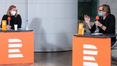 Lenka Kabrhelová a Rudy Linka během debaty na Českém rozhlasu Plus