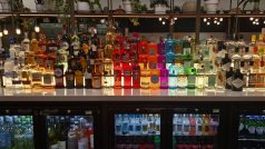 Barman musí jít tisíckrát za směnu do lednice a natahovat se pro lahve do vysokých regálů, nebo se krčit u lednice schované pod pultem
