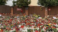 Pietní místo na Bertramce, kde Karel Gott bydlel