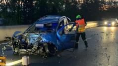 Zásah Hasičského záchranného sboru u nehody osobního automobilu a dodávky 25. května na dálnici D5 km u Prahy ve směru na Plzeň.