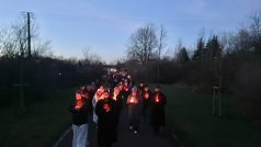 Průvod Terezínem na památku za oběti holokaustu