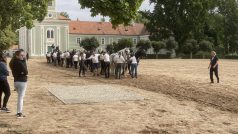 Součástí spřežení bylo 12 vraníků a 12 běloušů