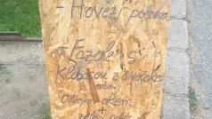 Za celé menu, tedy polévku a hlavní jídlo, zaplatí návštěvníci 27 rumunských lei nebo 150 českých korun.