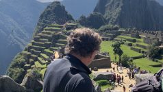 Prezident Nejvyššího kontrolního úřadu Miloslav Kala si s poslanci odskočil ze služební cesty na Machu Picchu.