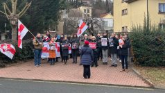 Protest před běloruskou ambasádou v Praze