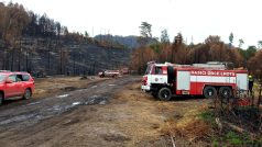 Hasiči už od pondělí postupně správě parku předávají uhašená požářišt