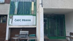 Jedna z budov zázemí fotbalového klubu ČAFC Praha