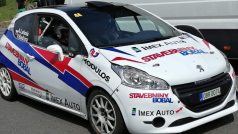 Lahola řídil Peugeot 208 R2, ve kterém absolvoval teprve dva závody