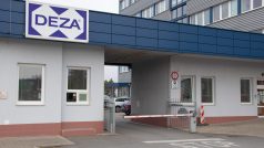 Vjezd do areálu chemičky DEZA ve Valašském Meziřičí