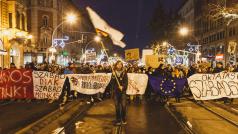 Tisíce lidí v neděli protestovaly v Budapešti proti novele zákoníku práce, přezdívané „otrocký zákon“, která zvyšuje limit na počet přesčasů pro zaměstnance