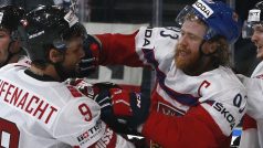 Jakub Voráček v konfliktu s Thomasem Rufenachtem