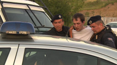 Jindřich Pirner při zadržení po střelbě v Modřanech v červnu 2011