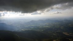 S velmi vydatnými srážkami je třeba počítat v oblasti Krkonoš a Beskyd, v celém Zlínském kraji a také na většině Českomoravské vrchoviny