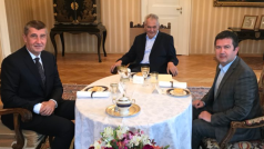 Andrej Babiš, Miloš Zeman a Jan Hamáček (zleva doprava) během jednání v Lánech.