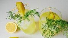 Lehké a osvěžující, to je domácí limonáda z okurkového láku