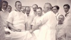 Jan Levit při operaci s Otakarem Kukulou, 20. léta