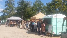 Cibulový koláč, cibulačka nebo česnečka. Na hradu Loket je v sobotu festival cibule a česneku