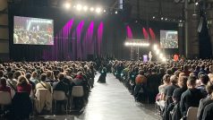 Mítink ve Velkém paláci v Lille