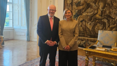 Ministr zdravotnictví Vlastimil Válek (TOP 09) a první dáma Ukrajiny Olena Zelenská