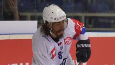 Peter Mueller v dresu Komety během utkání hokejové Ligy mistrů.