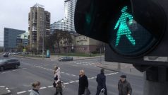 V litevské metropoli byly uvedeny do provozu semafory zobrazující ženské postavy místo běžných panáčků